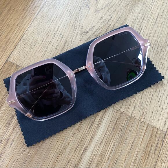 Anea Hill - Sunglasses in Champagne main image 6
